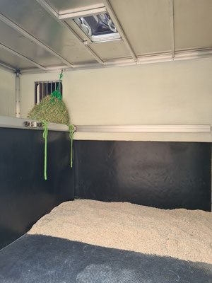 Pferdetransporter von Pferdetaxi Fricktal